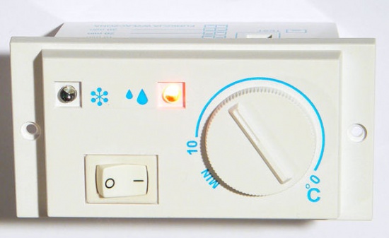 Elektroniczny regulator temperatury C-24/0
